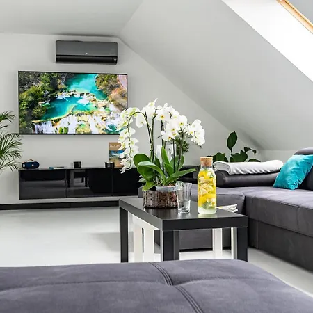 Διαμέρισμα Aracsi 1610 *